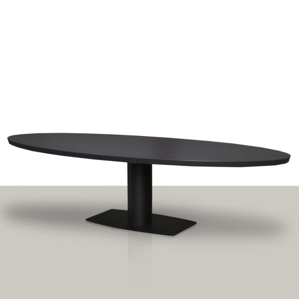 Ovale eettafel van zwart eikenhout met een metalen kolom onderstel Van Tafel.