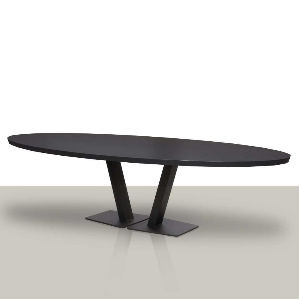 Ovale - met metalen onderstel Tafel