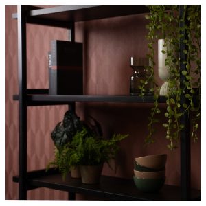 hoge wandkast met eikenhouten planken en een metalen frame op maat gemaakt Van Tafel