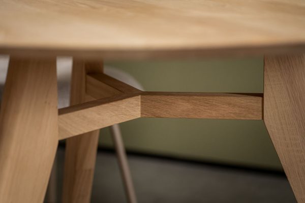 Eettafel-eikenhout-met-eikenhout-onderstel