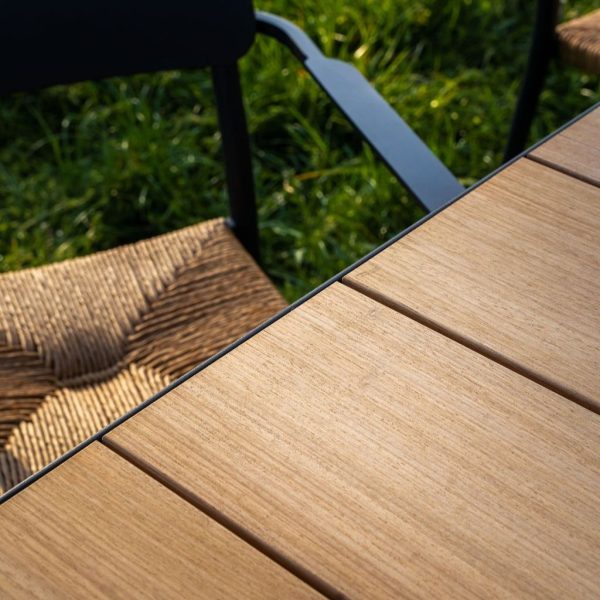 Houten tuintafel iroko detail