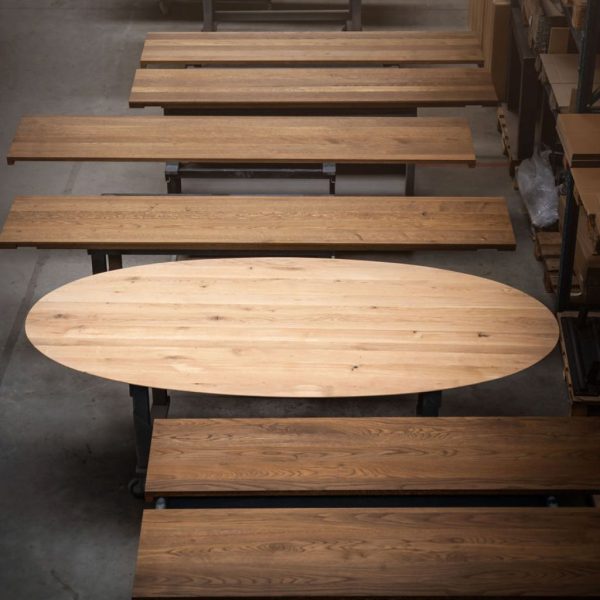 Ovaal tafelblad van hout
