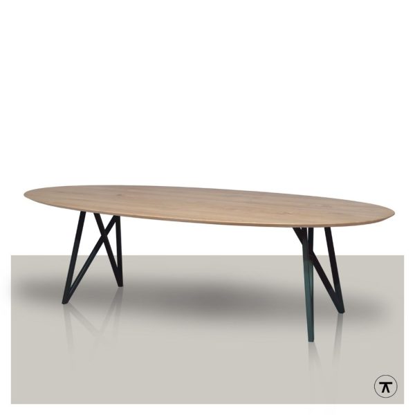 Small-criss-cross-Ovale-eettafel-met-gekruisd-metalen-onderstel-naturel