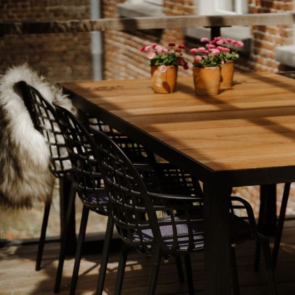 Tuintafel-Iro-sfeerbeeld-Van-Tafel