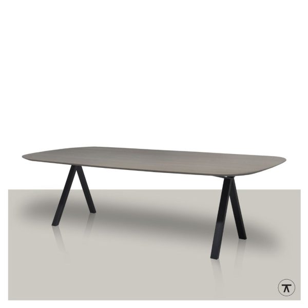 Deens ovale eettafel van eikenhout grijs met onderstel Jilo