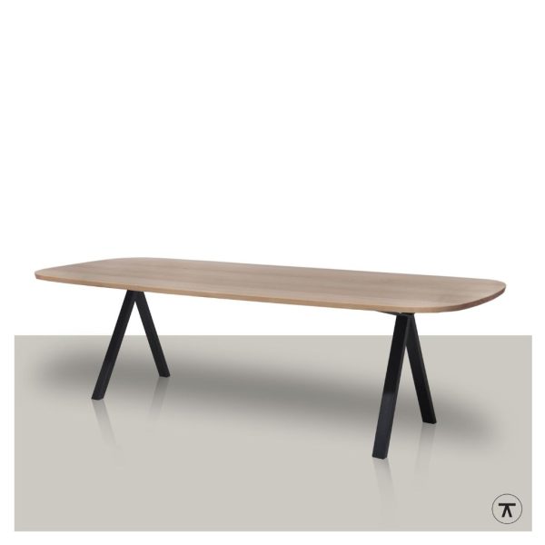 Deens ovale eettafel naturel eiken met Jilo onderstel
