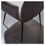 Stoel Danie grijs met zwarte poten