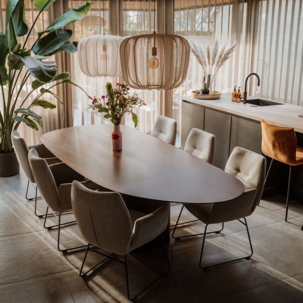Kiezelvormige tafel Vier