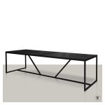 Zwarte houten tuintafel Castle met kloosteronderstel