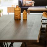 Boomstamtafel met glooiende tafelrand