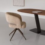 Eetkamerstoel Marjon met metalen draaionderstel