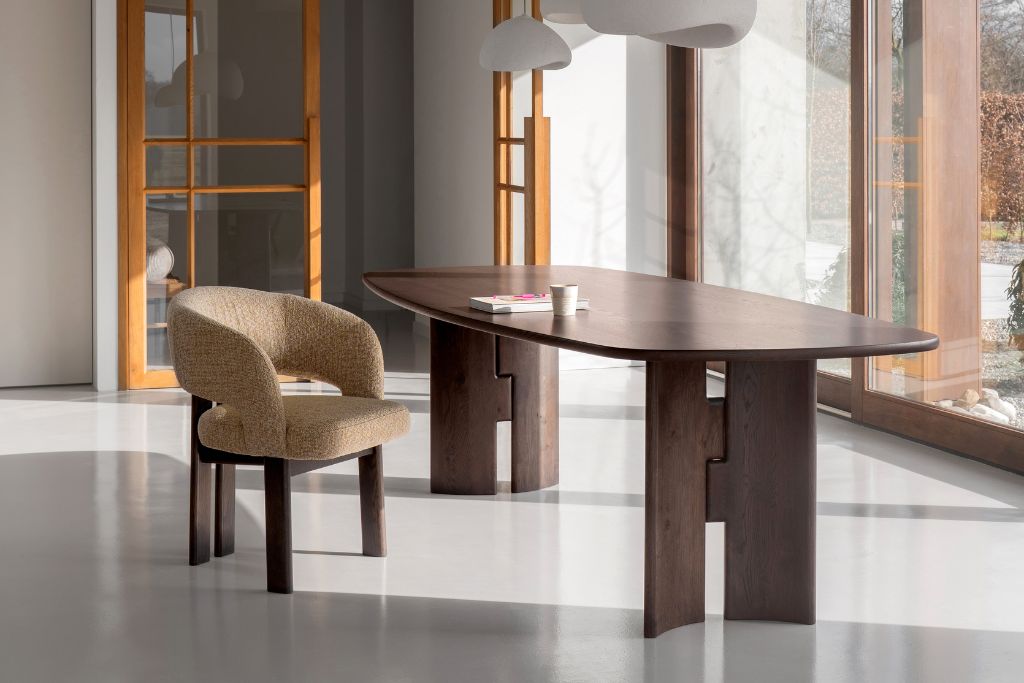Fins ovale tafel