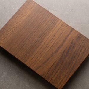 Kleurstaal van niet geborsteld hout