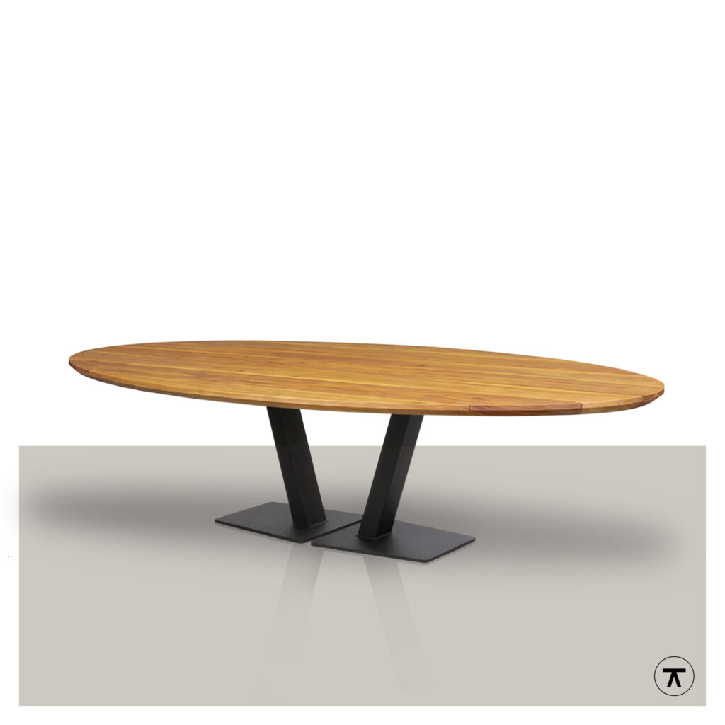 Ovale tuintafel Duka van Iroko hout met zwart metalen V onderstel