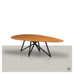 Organische tuintafel Padora van Iroko hout met zwart metalen vlinder onderstel