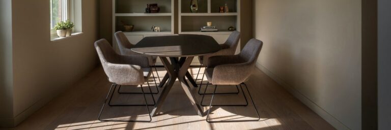 Plat ovale kleine eettafel