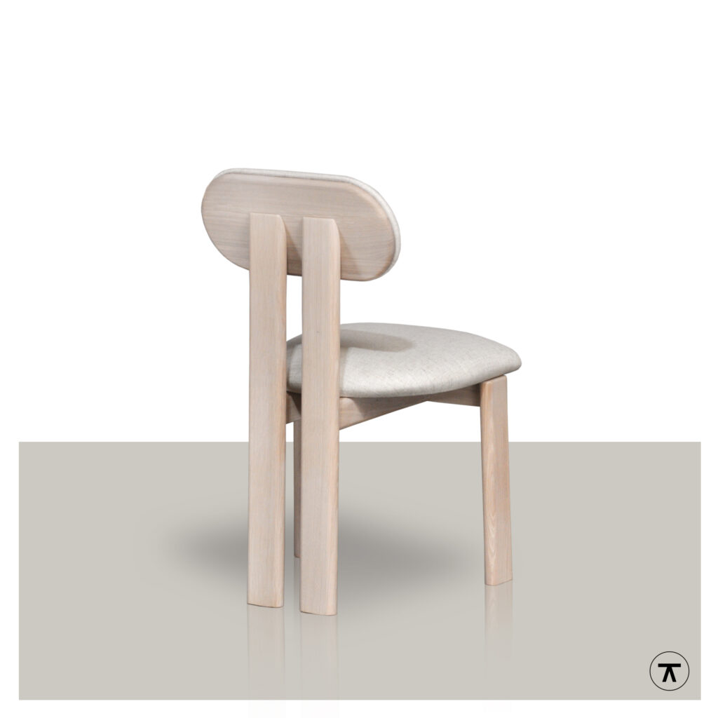 Houten eetkamerstoel Wendy met lichte zitting achteraanzicht