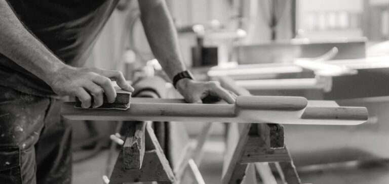 Close up handeling werkplaats Van Tafel