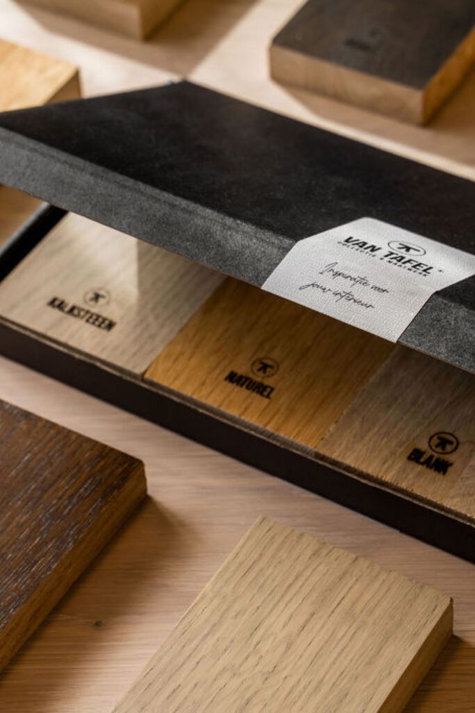 Kleurstalen in verzenddoosje