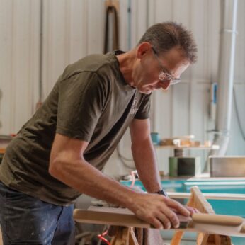 Meubelmaker Helmut Van Tafel