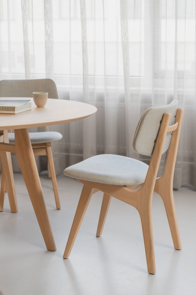 Houten stoel Helmut zonder armleuning