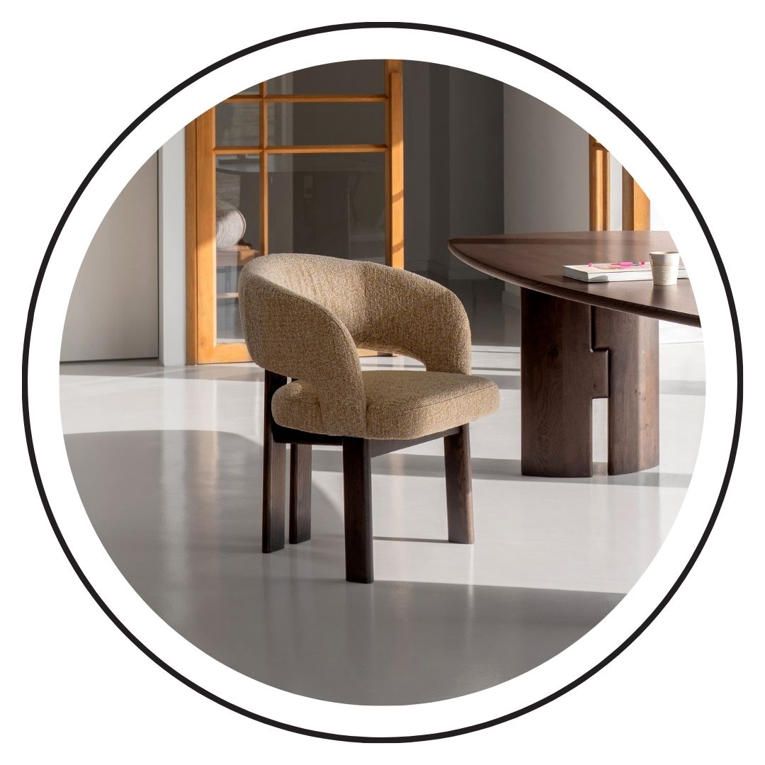 Eetkamerstoel Marjon met houten poten