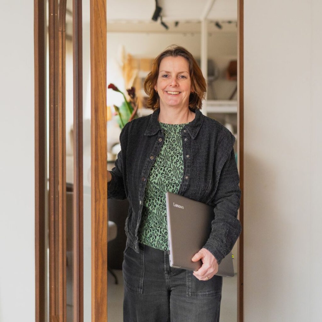 Wendy doet de administratie bij Van Tafel