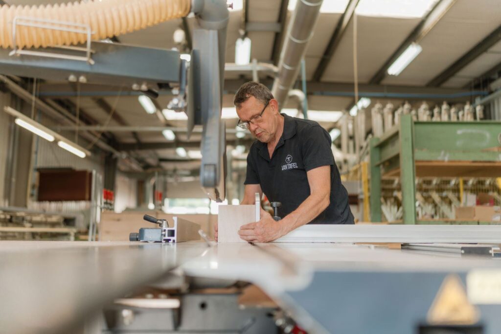 Kijkje binnen in de werkplaats van Van Tafel